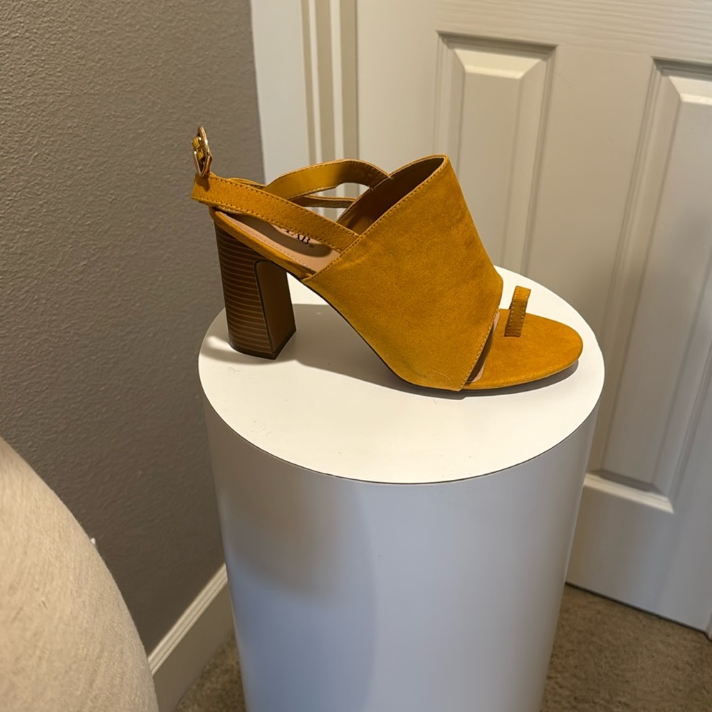 Brand new - justfab - shoes - size 8.5